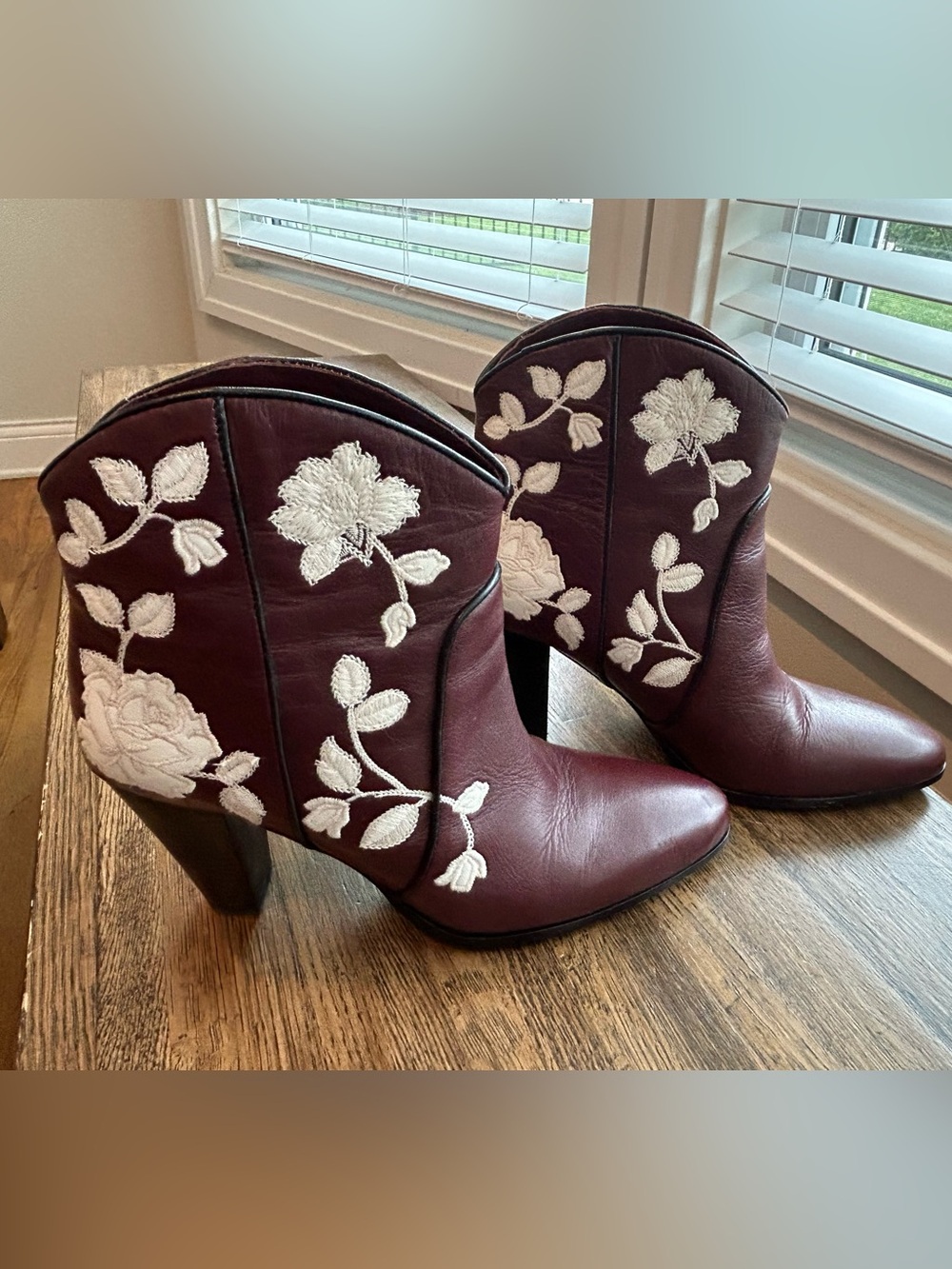 Kate Spade New York Dalton Booties Western Burgundy Leather White Flowers - 8M